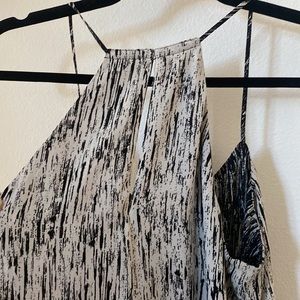 Black and white reversible tank Express in M